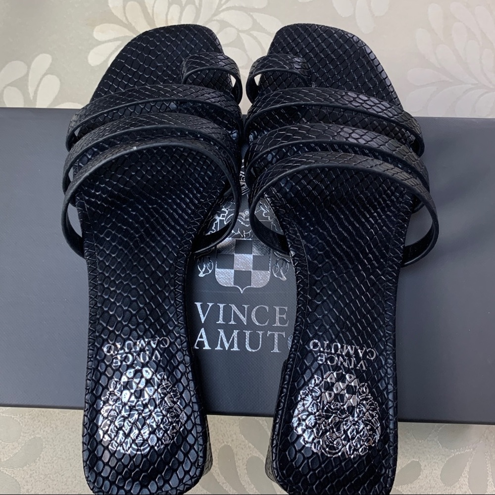 🆕Size 37 (6 1/2)-Vince Camuto-Toe-Post Block-Heel